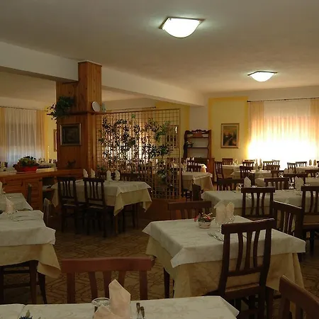 ホテル Mediterraneo